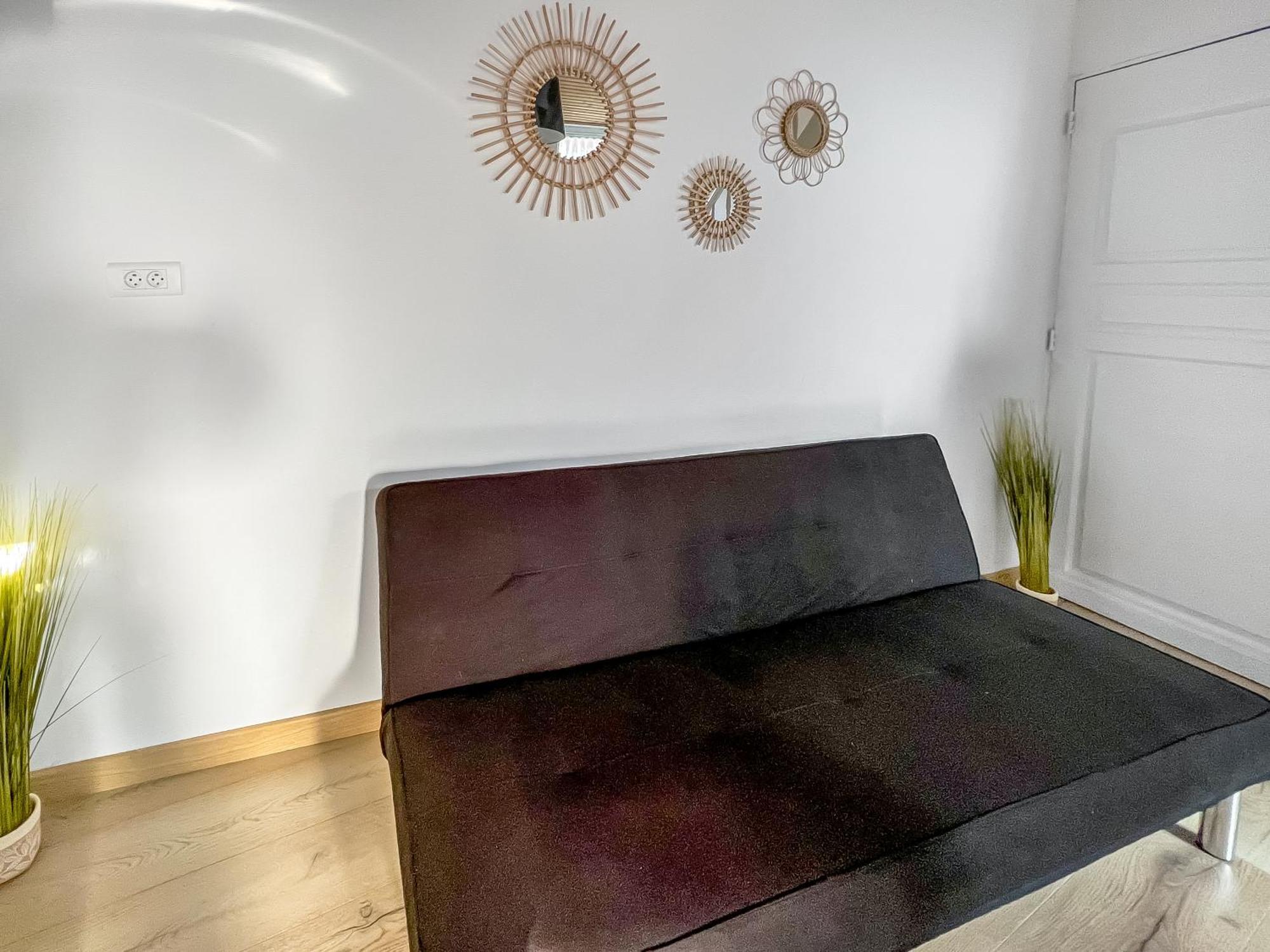 Ferienwohnung L'Eden Carolo - Netflix, Wi-Fi, 10Min Aeroport, Parking Gratuit Dampremy Exterior foto